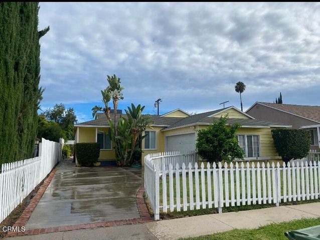17616 Calvert Street, Encino, CA 91316
