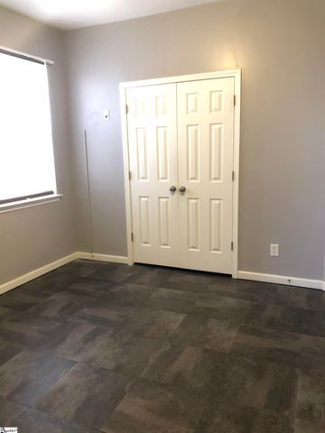 520 Lois Way, Boiling Springs, SC 29316