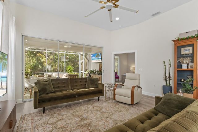 7608 WHITEBRIDGE GLEN, University Park, FL 34201
