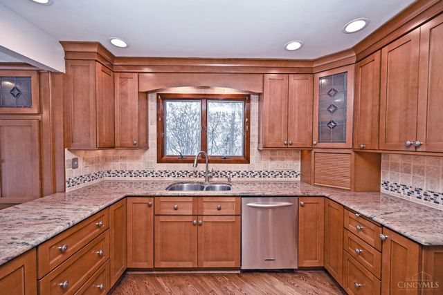 112 Bentwood Court, Blue Ash, OH 45241