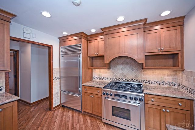 112 Bentwood Court, Blue Ash, OH 45241