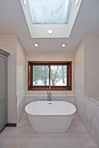 112 Bentwood Court, Blue Ash, OH 45241