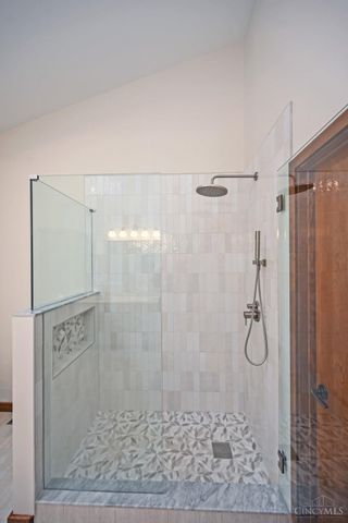 112 Bentwood Court, Blue Ash, OH 45241