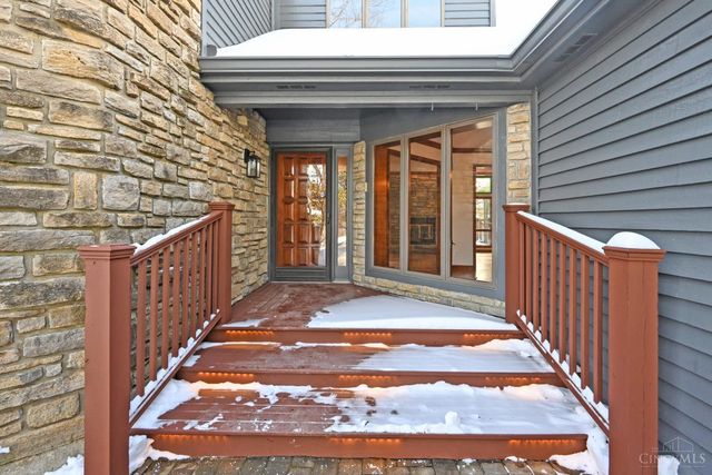 112 Bentwood Court, Blue Ash, OH 45241