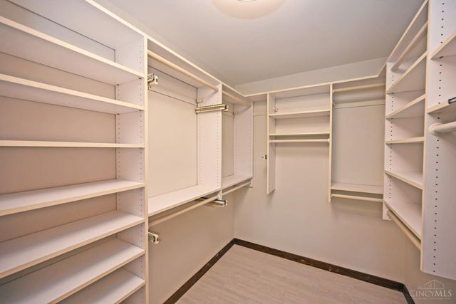 112 Bentwood Court, Blue Ash, OH 45241