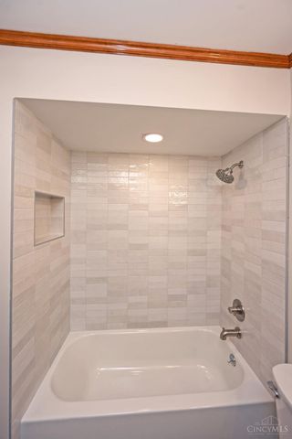 112 Bentwood Court, Blue Ash, OH 45241