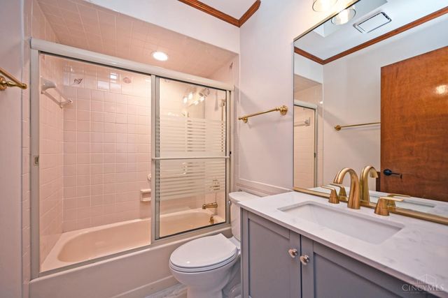 112 Bentwood Court, Blue Ash, OH 45241