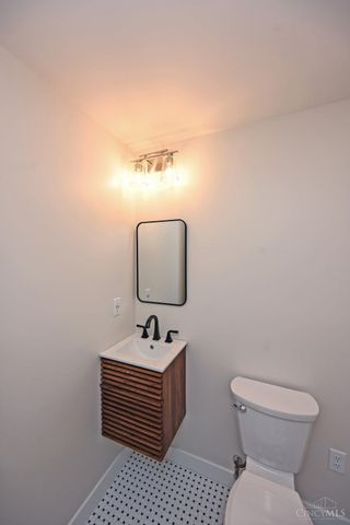 112 Bentwood Court, Blue Ash, OH 45241