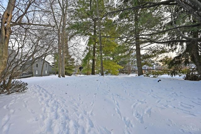 112 Bentwood Court, Blue Ash, OH 45241