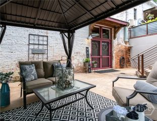 585 White Circle 402, Athens, GA 30605