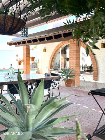 2022 E BISHOP Drive, Tempe, AZ 85282