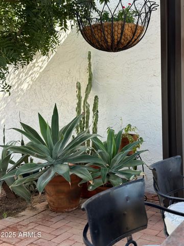 2022 E BISHOP Drive, Tempe, AZ 85282