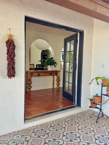 2022 E BISHOP Drive, Tempe, AZ 85282