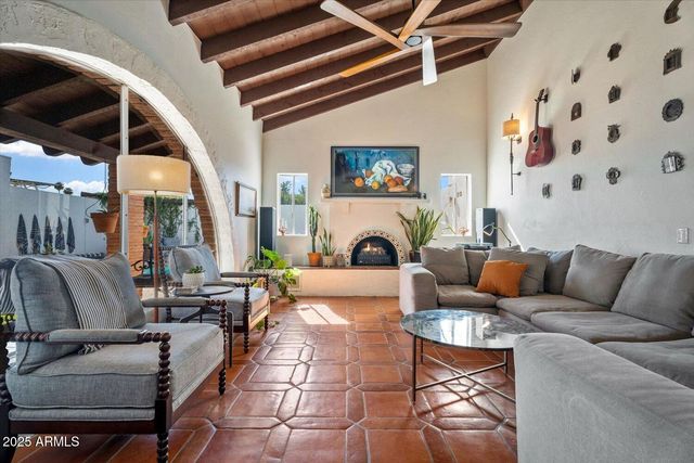 2022 E BISHOP Drive, Tempe, AZ 85282