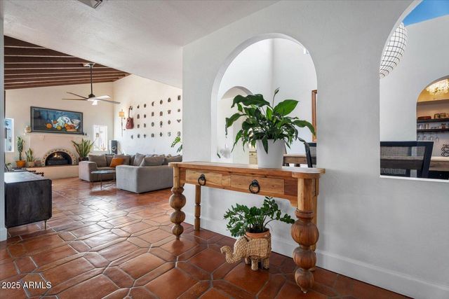 2022 E BISHOP Drive, Tempe, AZ 85282