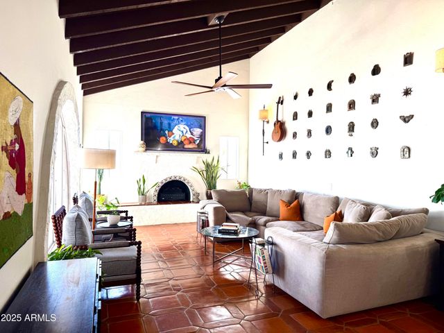 2022 E BISHOP Drive, Tempe, AZ 85282