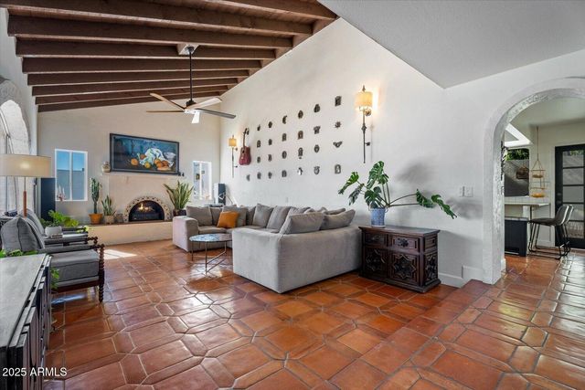 2022 E BISHOP Drive, Tempe, AZ 85282