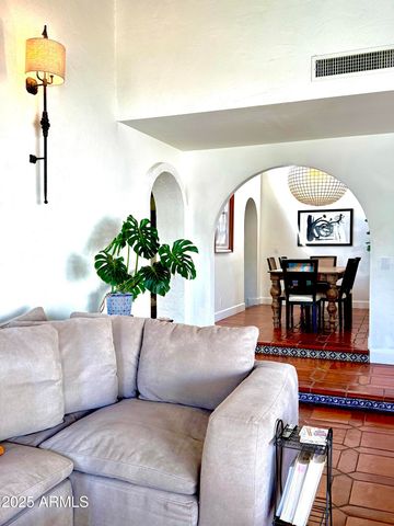 2022 E BISHOP Drive, Tempe, AZ 85282