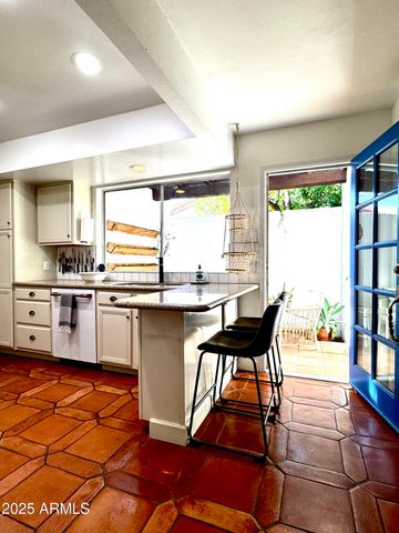 2022 E BISHOP Drive, Tempe, AZ 85282