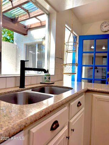 2022 E BISHOP Drive, Tempe, AZ 85282