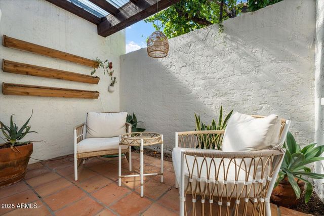 2022 E BISHOP Drive, Tempe, AZ 85282