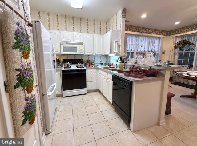 3 CARRIAGE STOP DR, Berlin, NJ 08009