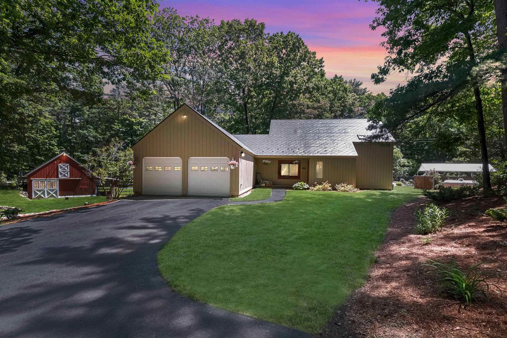 51 Baxter Road, Hollis, NH 03049