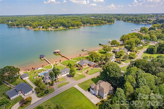 188 Wilson Lake Road, Mooresville, NC 28117