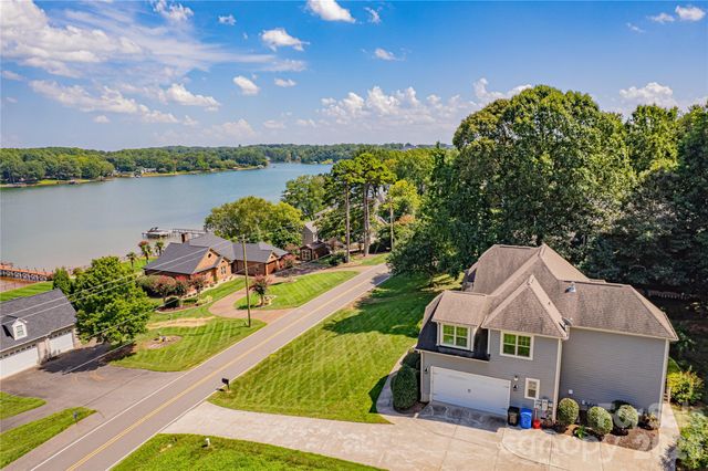 188 Wilson Lake Road, Mooresville, NC 28117