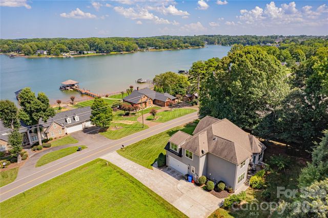 188 Wilson Lake Road, Mooresville, NC 28117