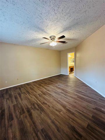 10826 Laureldale Court, Houston, TX 77041