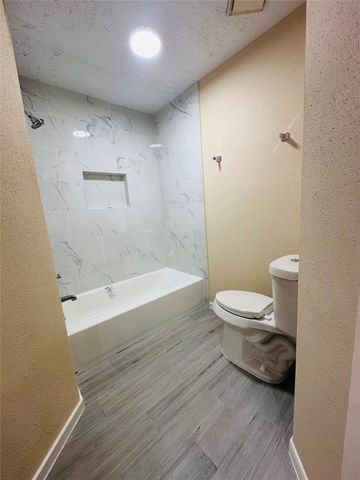 10826 Laureldale Court, Houston, TX 77041