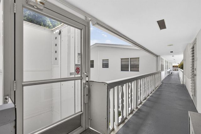181 Bedford G, West Palm Beach, FL 33417