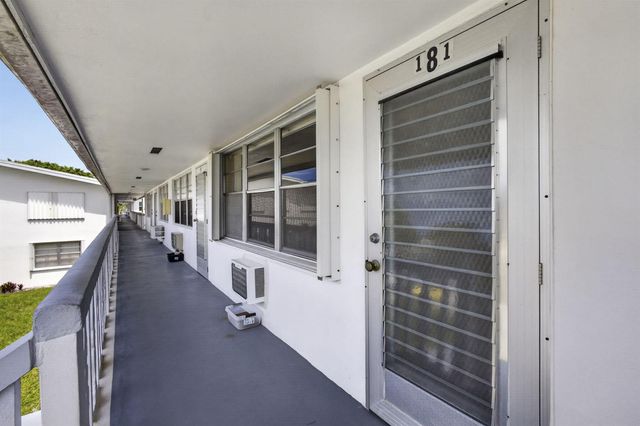 181 Bedford G, West Palm Beach, FL 33417