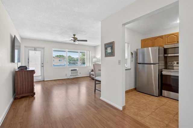 181 Bedford G, West Palm Beach, FL 33417