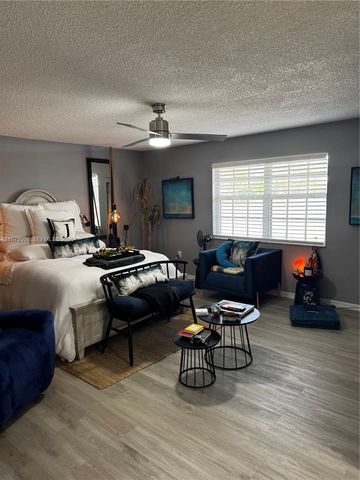 530 SW 136th Pl, Miami, FL 33184