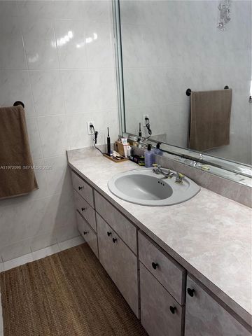 530 SW 136th Pl, Miami, FL 33184