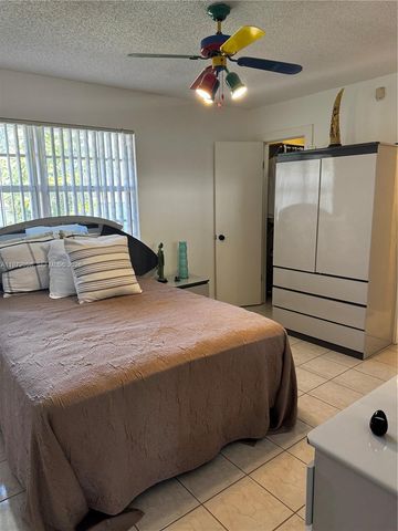 530 SW 136th Pl, Miami, FL 33184