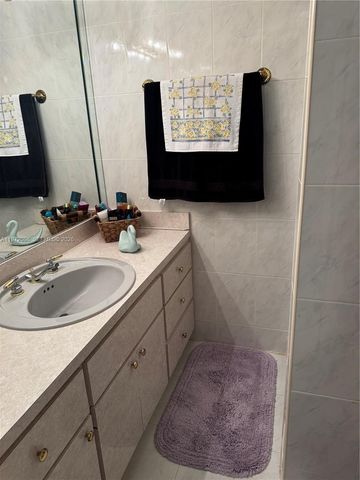 530 SW 136th Pl, Miami, FL 33184