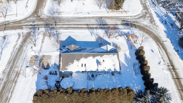 1151 Glacier PASS, Slinger, WI 53086