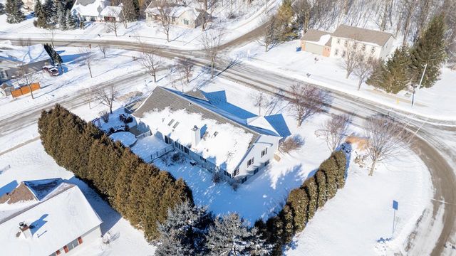 1151 Glacier PASS, Slinger, WI 53086