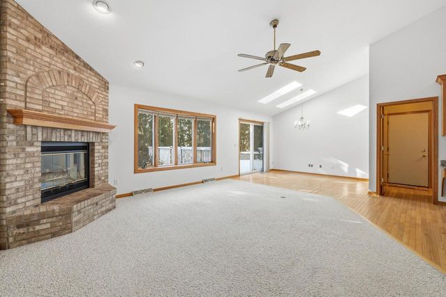 1151 Glacier PASS, Slinger, WI 53086