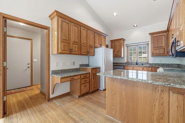 1151 Glacier PASS, Slinger, WI 53086