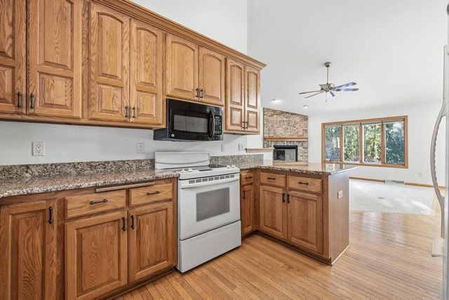 1151 Glacier PASS, Slinger, WI 53086