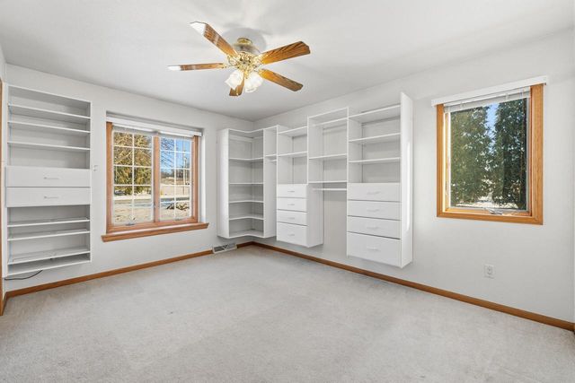 1151 Glacier PASS, Slinger, WI 53086