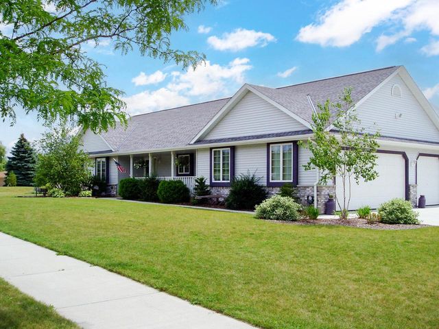 1151 Glacier PASS, Slinger, WI 53086