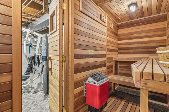 1151 Glacier PASS, Slinger, WI 53086