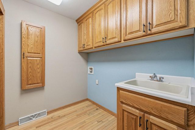 1151 Glacier PASS, Slinger, WI 53086