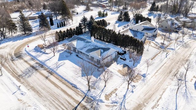 1151 Glacier PASS, Slinger, WI 53086