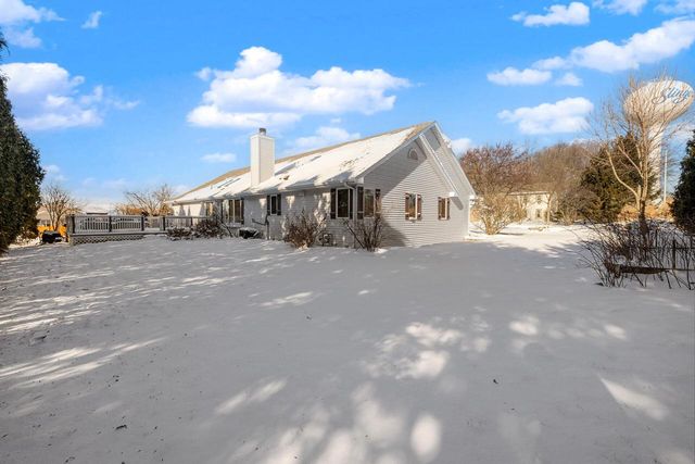 1151 Glacier PASS, Slinger, WI 53086